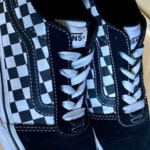 Vans Off The Wall low top lace up sneakers black & white checkered youth size 4